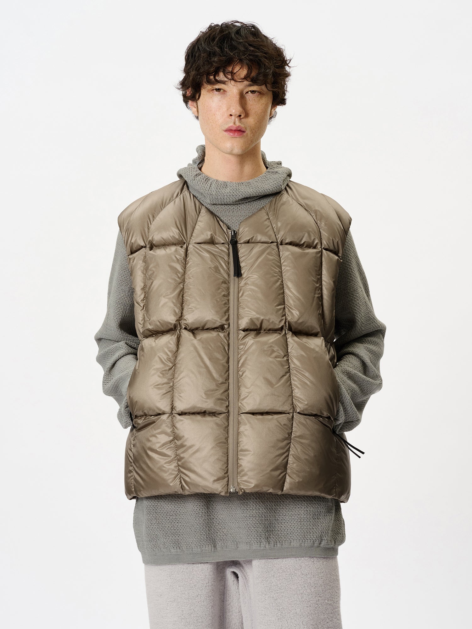 Goldwin 0 Three-Dimensional Down Light Vest – Goldwin Europe